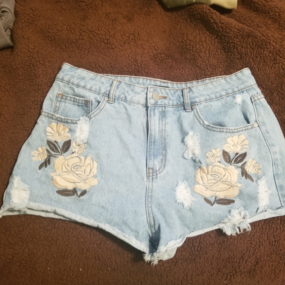 Forever 21 shorts with flower embroidery
